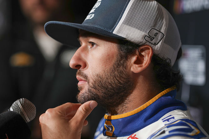 Former NASCAR driver delivers a striking verdict about Chase Elliott’s Bowman Gray triumph: “This was the perfect storm”