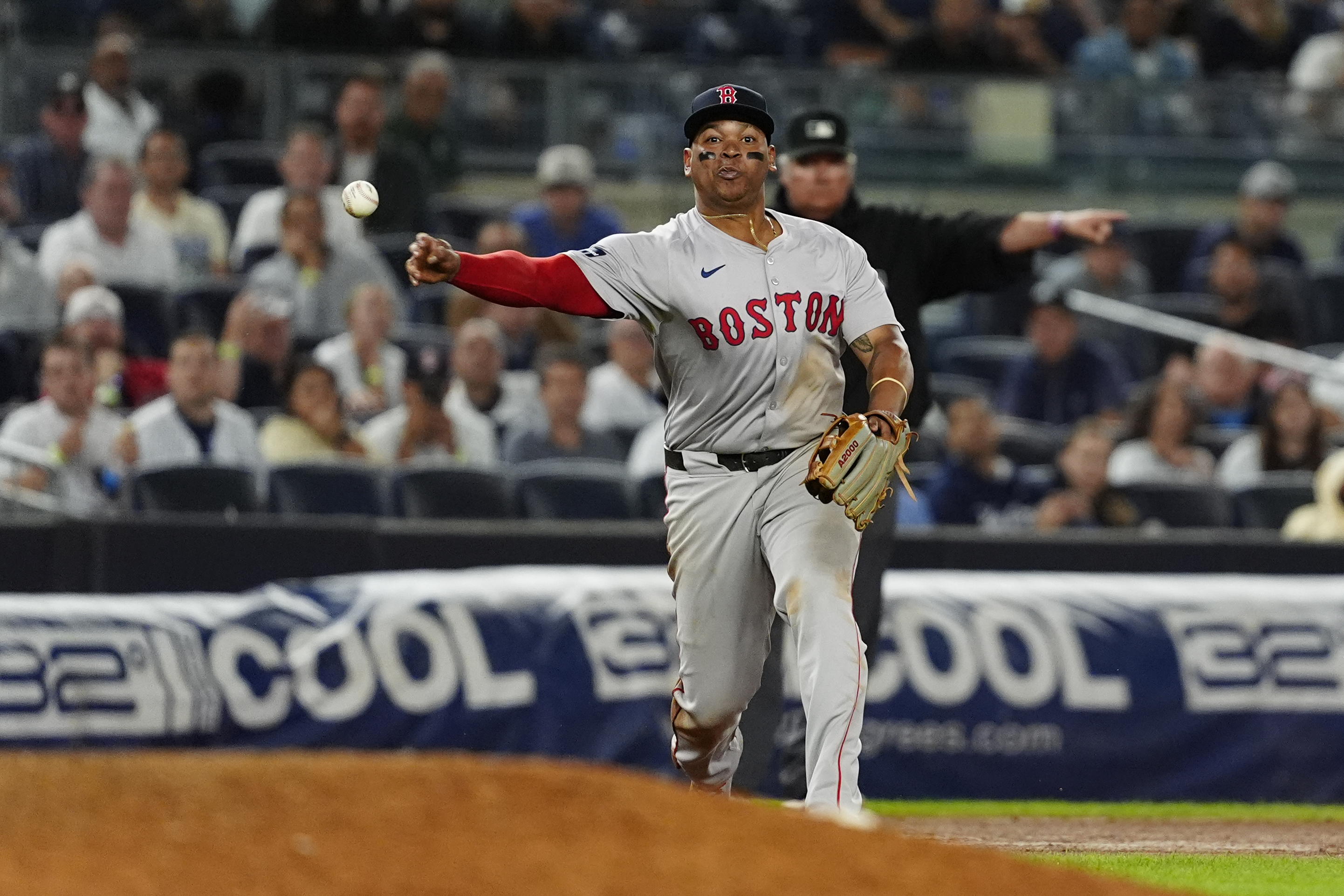 MLB HOFer urges Red Sox's Rafael Devers to 'do the right thing' like David Ortiz after Alex Bregman's $120M addition