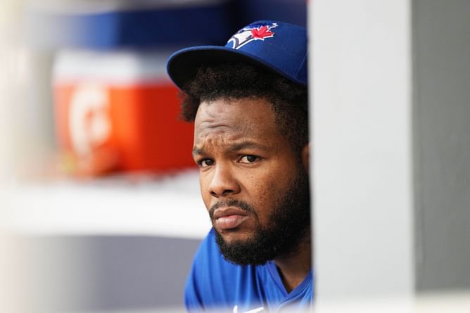 Vladimir Guerrero Jr.'s quest for Aaron Judge or Juan Soto contract gets brutal reality check from ex-Marlins President