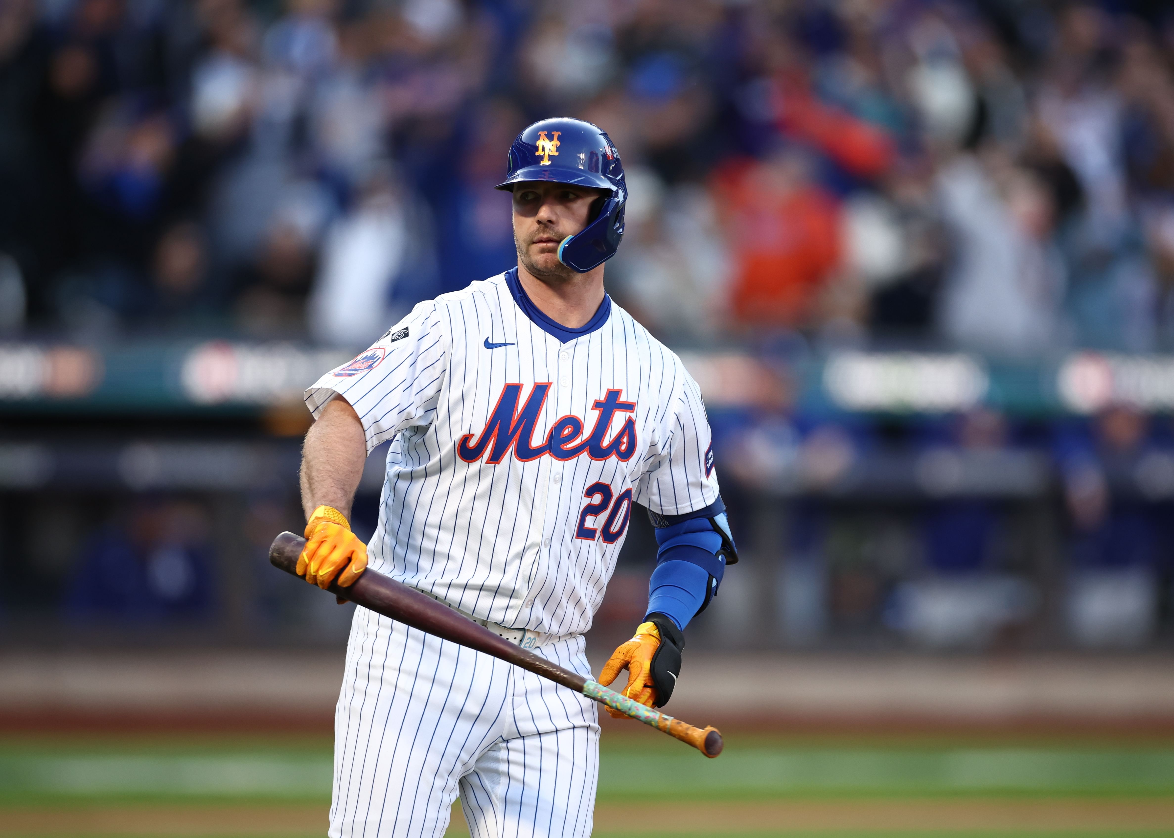 Pete Alonso celebrates his three run home run during the first inning - Source: Imagn