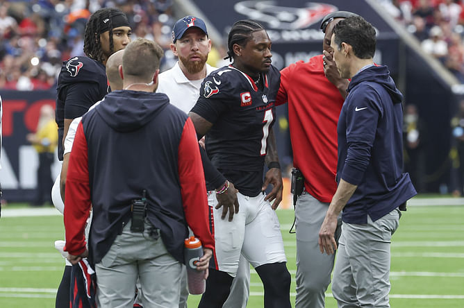Texans GM Nick Caserio drops update on Stefon Diggs’ future with team after ACL injury