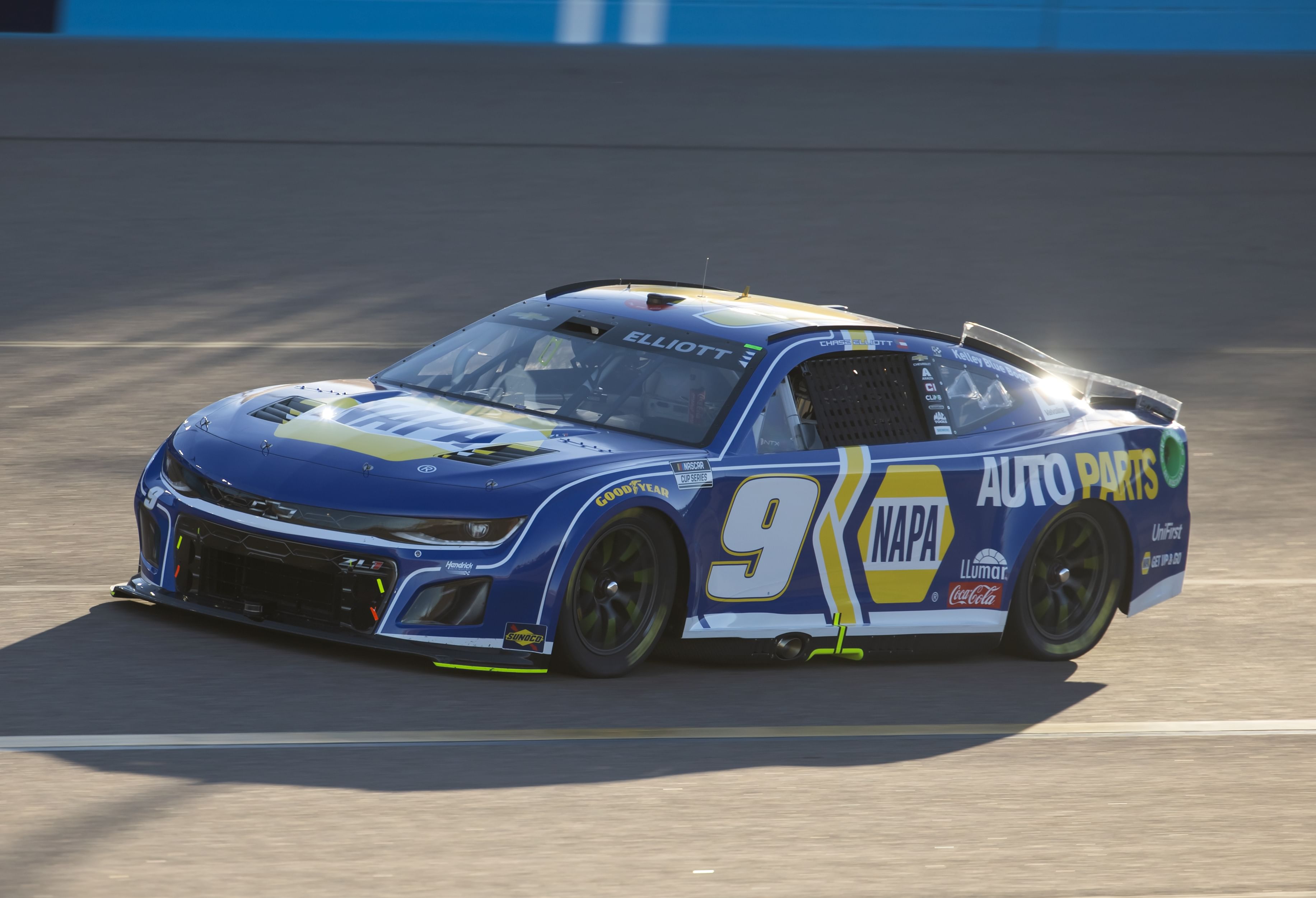 Chase Elliott drives the No. 9 Chevrolet Camaro - Source: Imagn