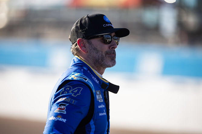 “Only place you’re driving my car is to dinner”: Jimmie Johnson takes a cheeky dig at “classic” NBA legend with a Daytona 500 surprise