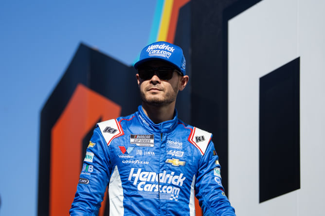 Kyle Larson comes clean about Helio Castroneves' Daytona 500 debut: "I really don't think he's going to find it that challenging"