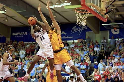 Dayton Flyers guard Malachi Smith (11) attacks the defense of Iowa State Cyclones forward Joshua Jefferson (2) in the second half at Lahaina Civic Center. Photo: Imagn