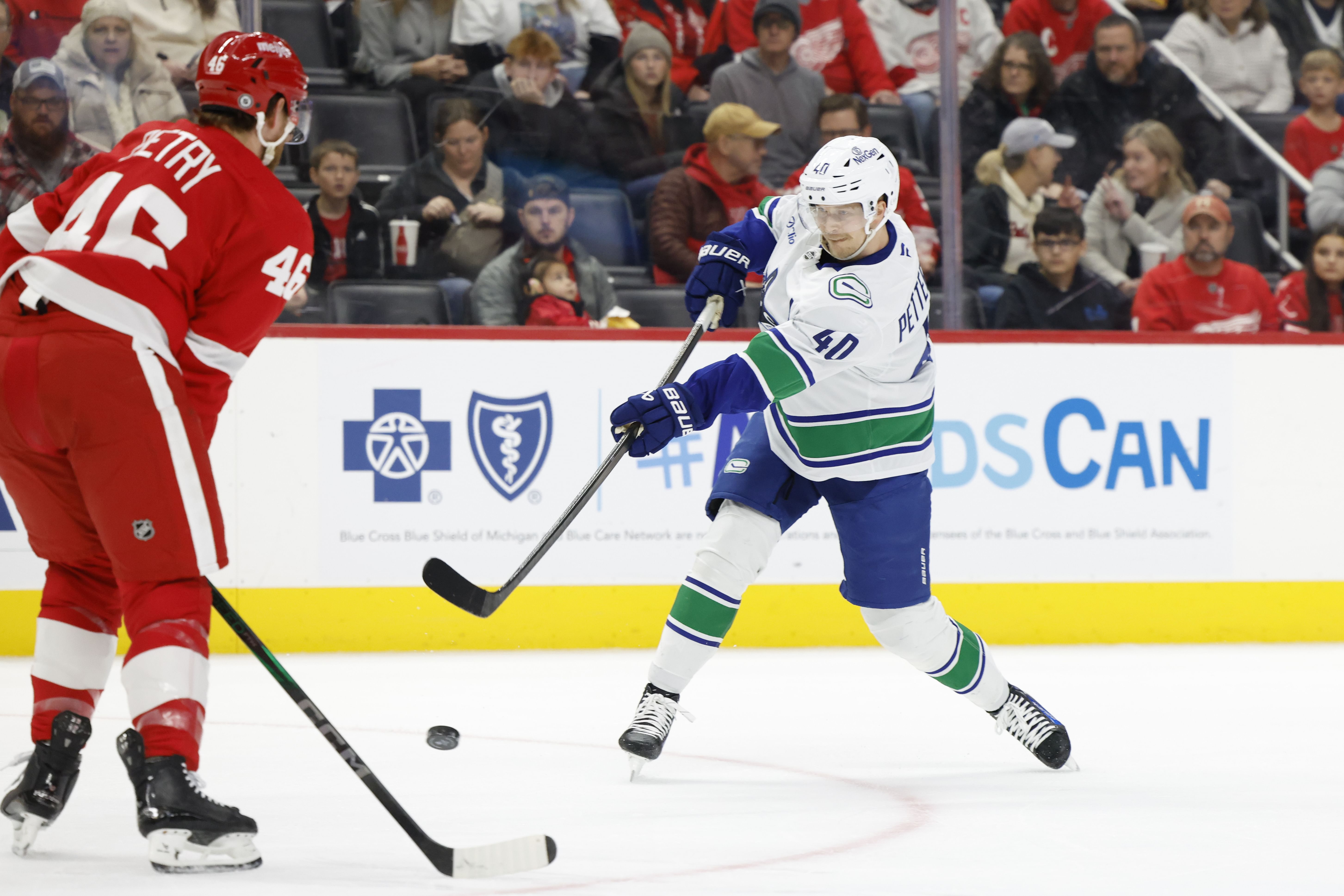 NHL: Vancouver Canucks at Detroit Red Wings - Source: Imagn