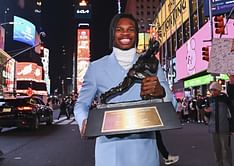 "Beautiful work": CFB fans awestruck after Travis Hunter gets incredible portrait with dad