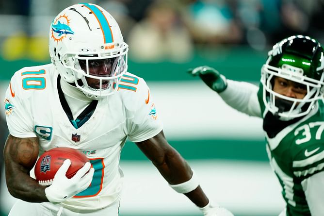 Tyreek Hill’s offseason in jeopardy after wrist surgery for ligament issue: Report