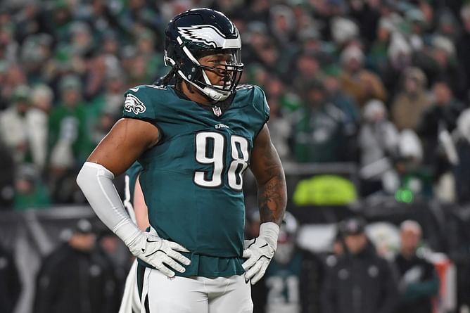 NFL Insider Ian Rapoport delivers scary update to Eagles fans as star DL faces injury concerns ahead of Super Bowl