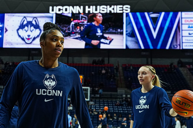 "Everything she does contributes to winning": Paige Bueckers gives 23-year-old UConn teammate her flowers after perfect shooting night vs Seton Hall