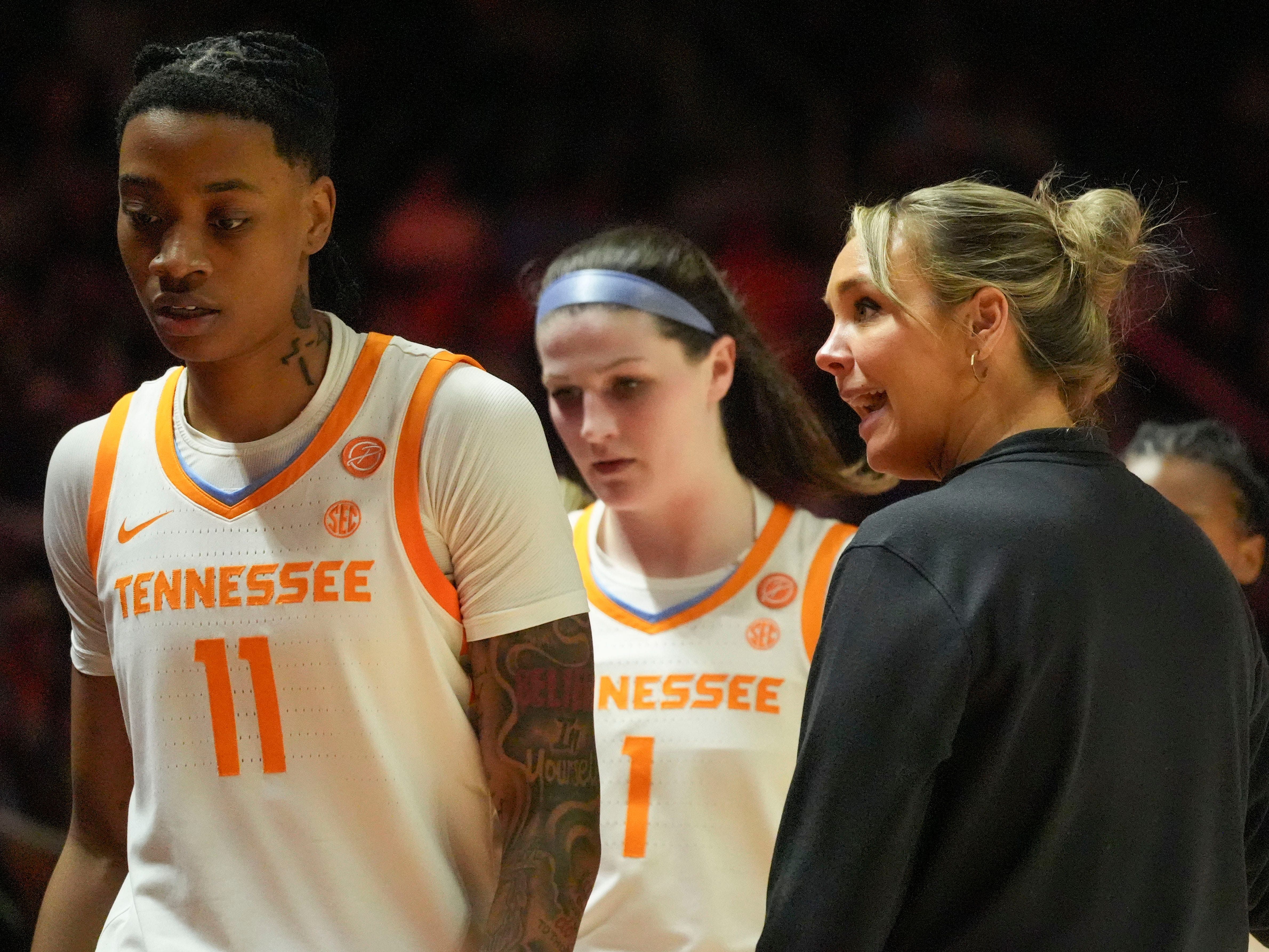 Tennessee basketball coach Kim Caldwell talks to Zee Spearman (11) during an NCAA college basketball game. (Credits: IMAGN)