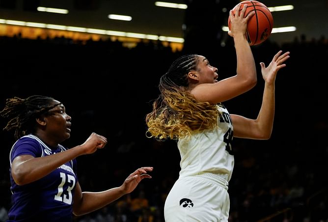 “Atta girl. Proud of you”: Iowa fans celebrate Hannah Stuelke as she completes major milestone after 17 points vs Minnesota