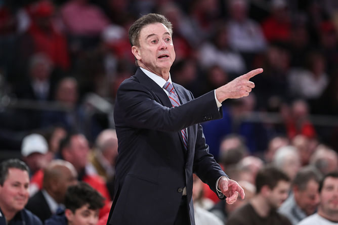 "I boo’ed Rick Pitino from my living room that day": Fans react to Kentucky legend's Rupp Arena moment as John Calipari gears up to play vs. Kentucky