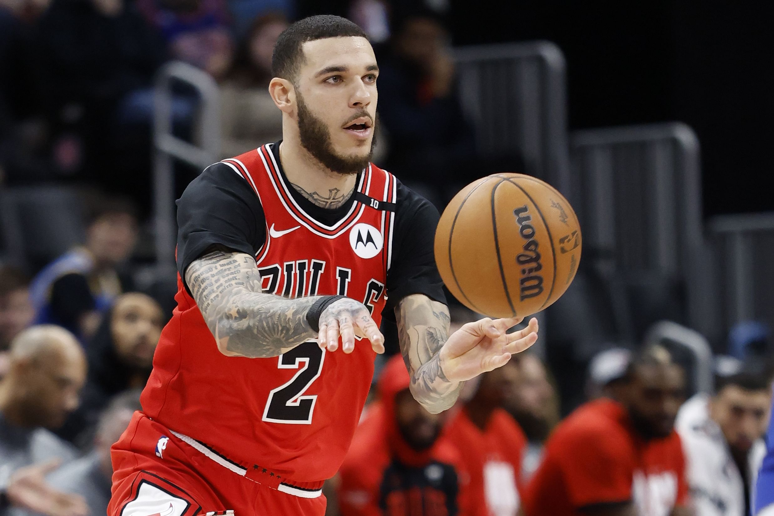 Chicago Bulls guard Lonzo Ball passes against the Detroit Pistons at Little Caesars Arena. Photo Credit: Imagn