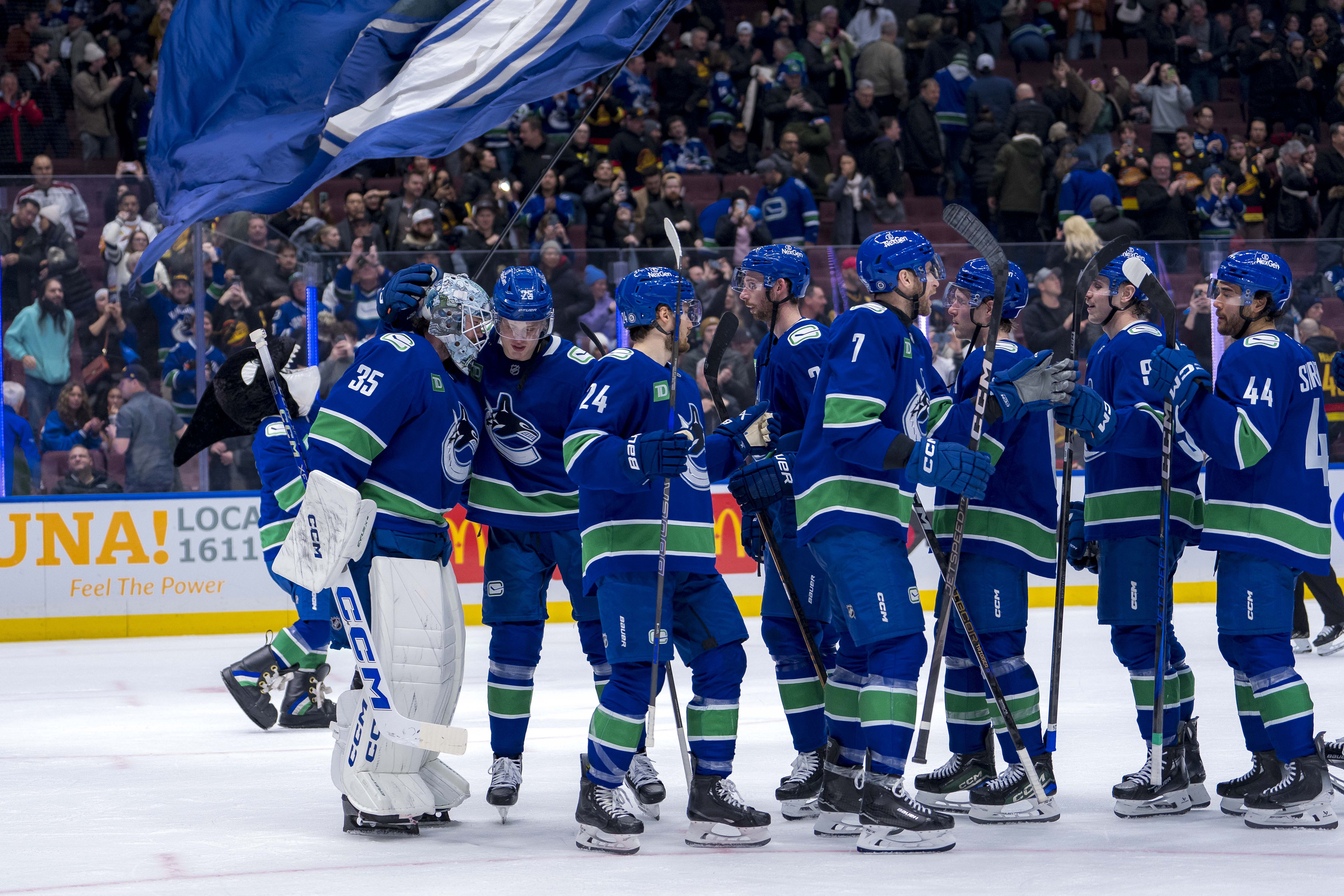 NHL: Colorado Avalanche at Vancouver Canucks - Source: Imagn