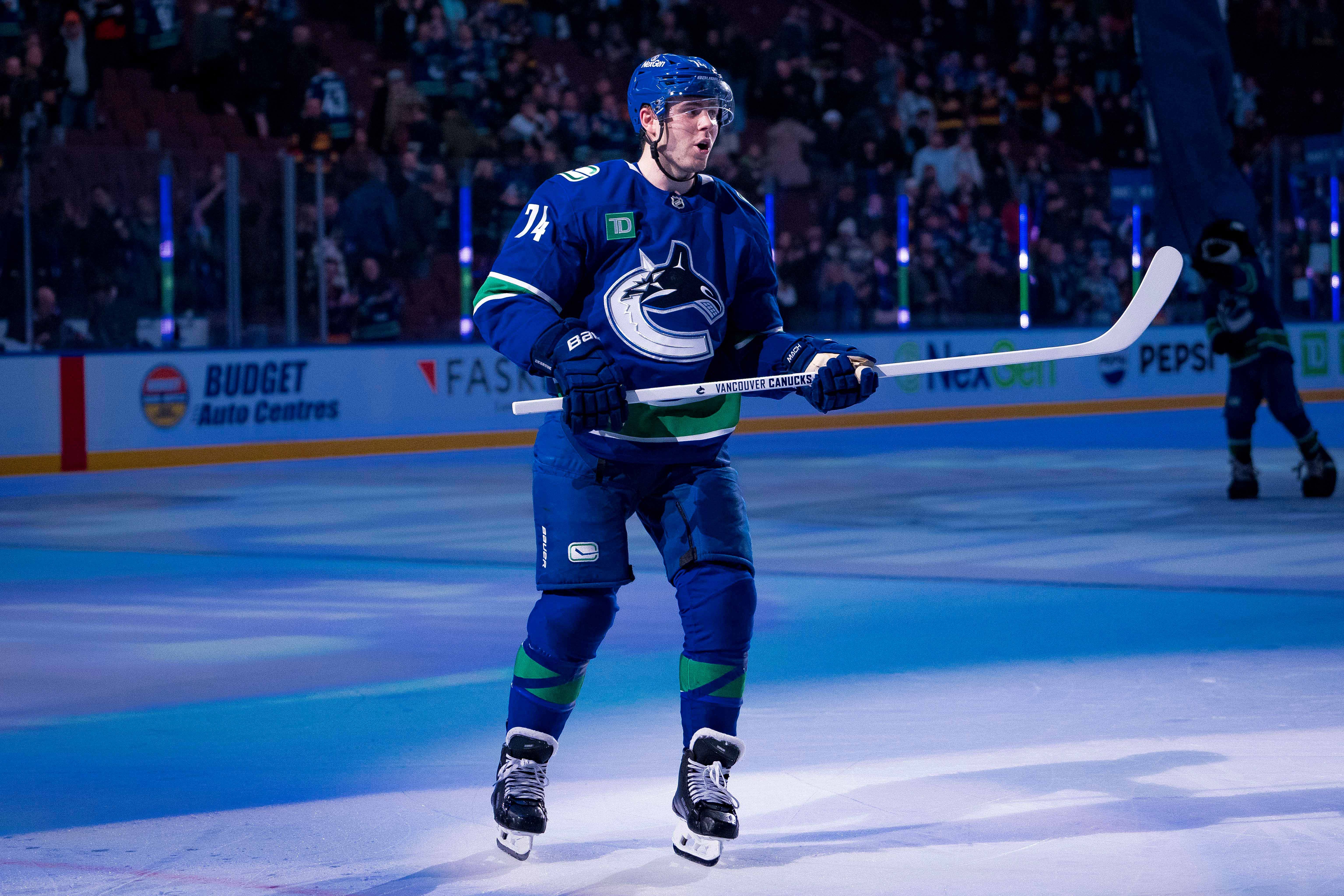 NHL: Colorado Avalanche at Vancouver Canucks - Source: Imagn