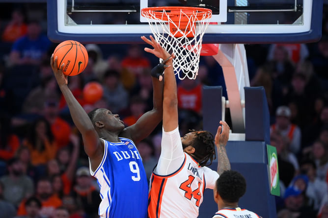 "Brings tears to my eyes": Fans go wild after 7'2 Khaman Maluach and Isaiah 'Slim' Evans combine for thunderous play vs Syracuse