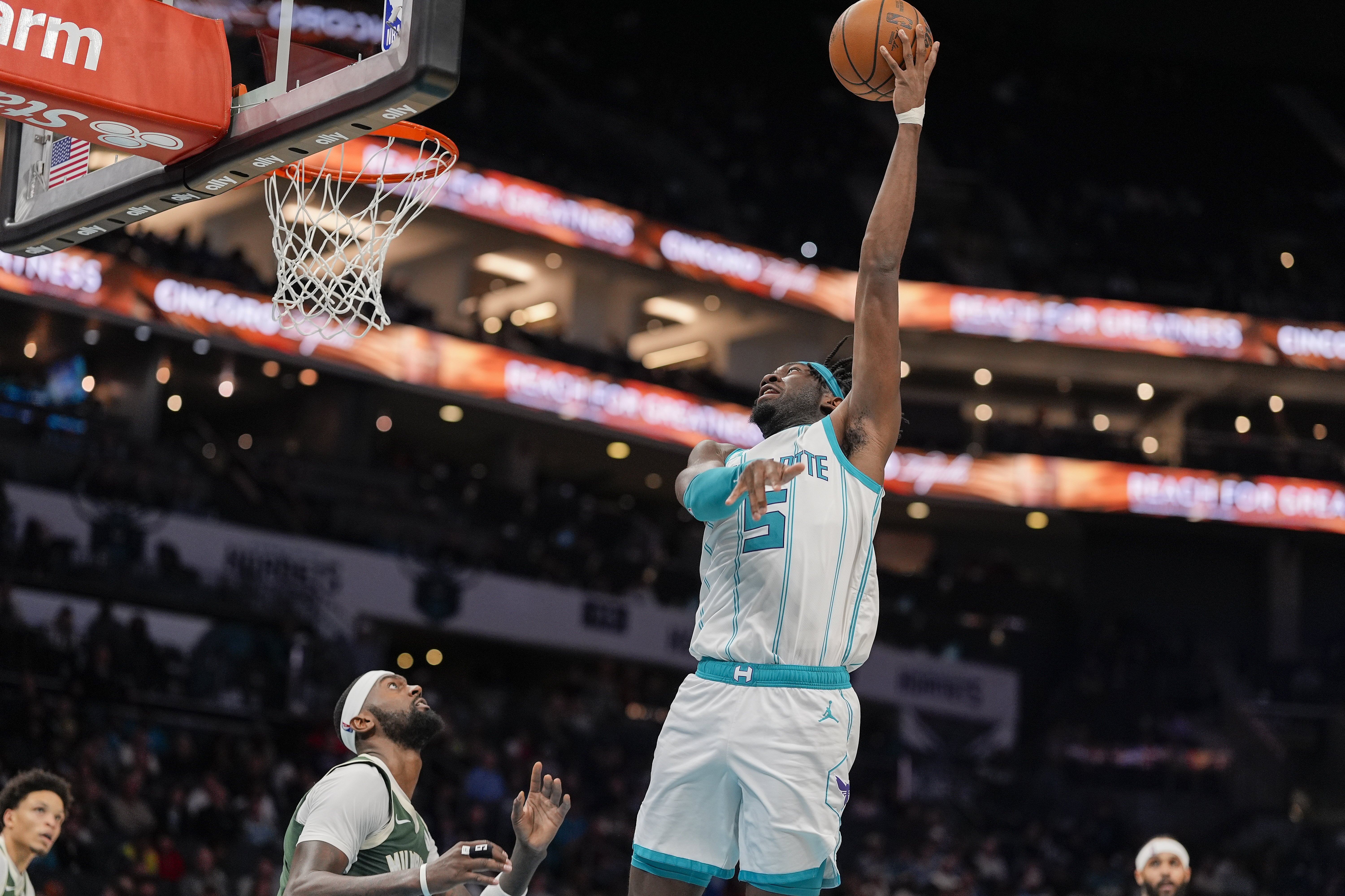 NBA: Milwaukee Bucks at Charlotte Hornets - Source: Imagn