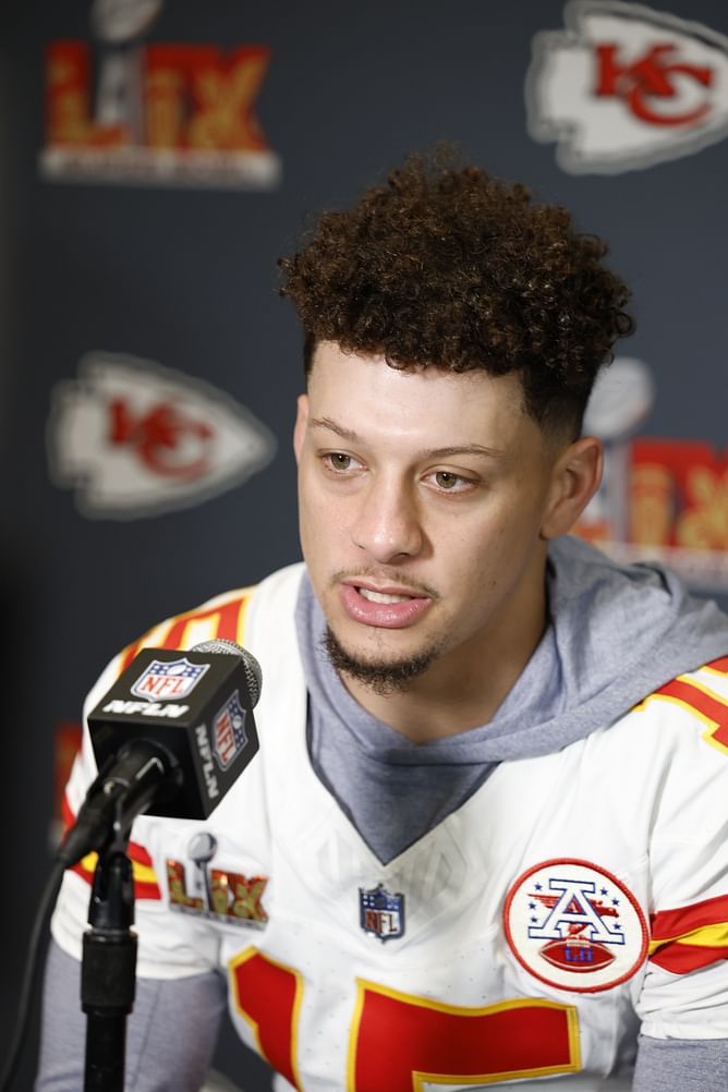 “Bunch of liars”: NFL fans react as Patrick Mahomes fails to remember meeting senator Tommy Tuberville