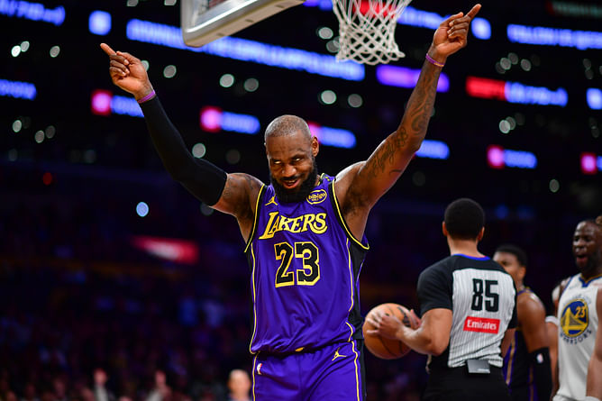 LeBron James' 4-words hype Randy Moss' comeback for Super Bowl show following his struggles with cancer