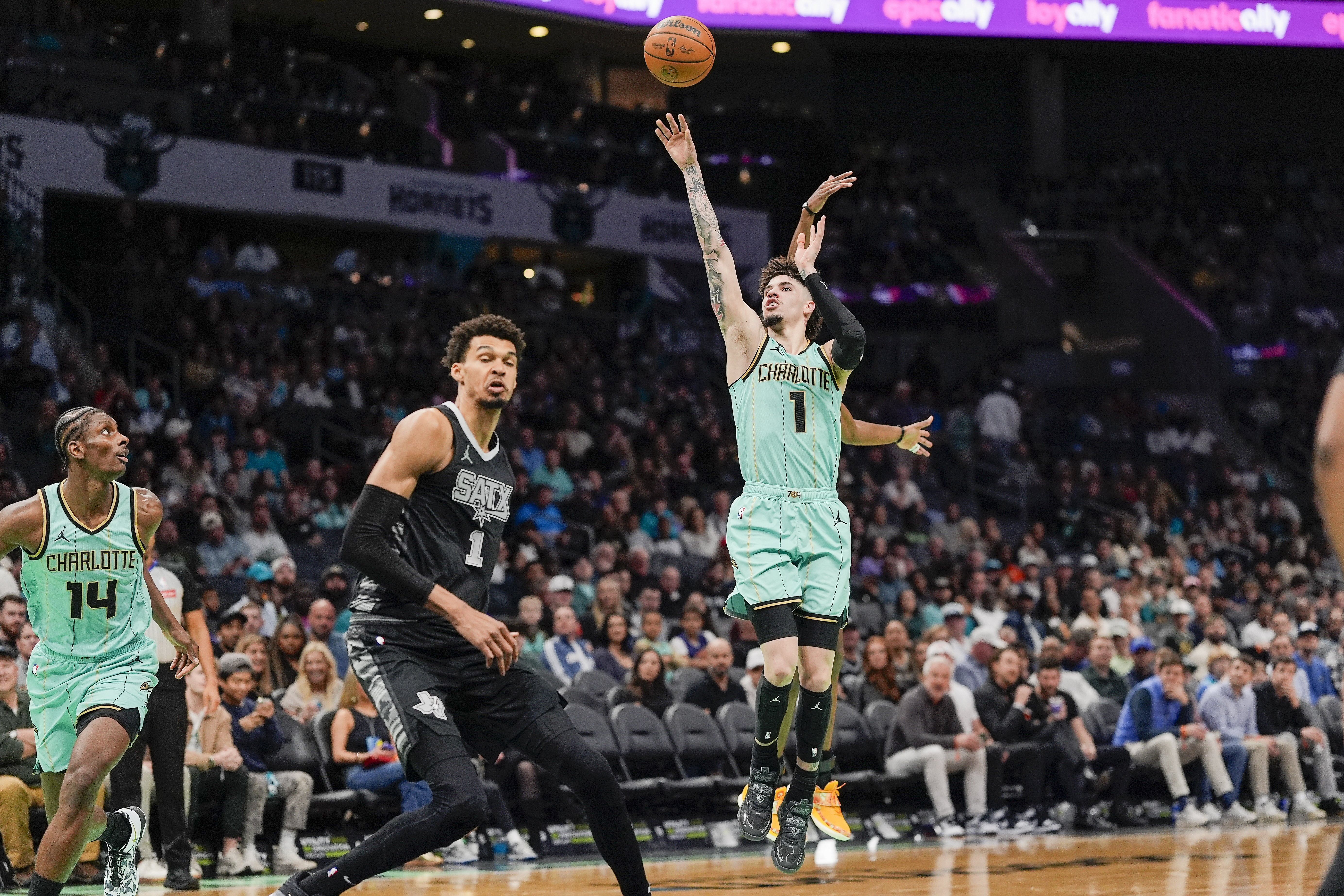 NBA: San Antonio Spurs at Charlotte Hornets - Source: Imagn