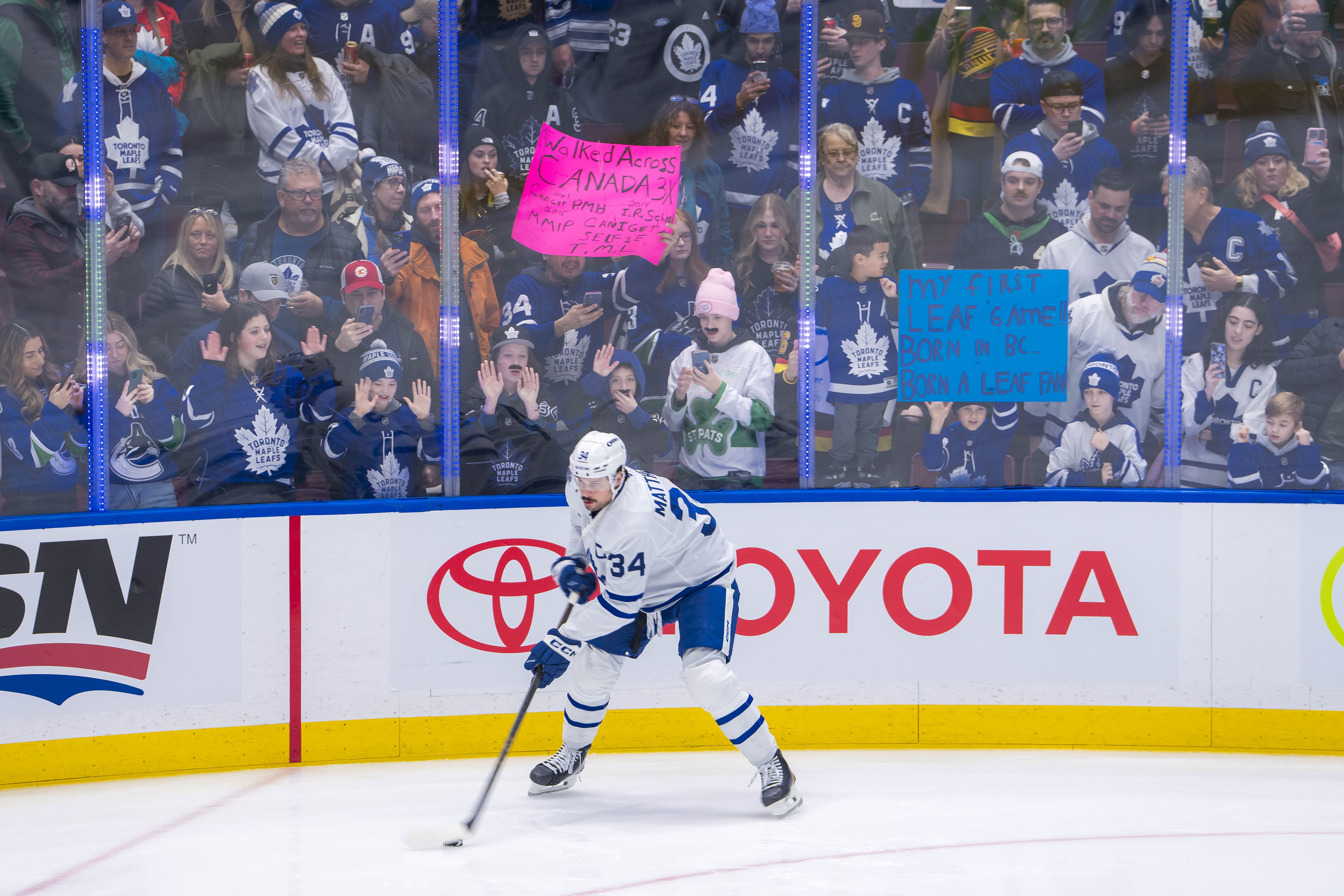 NHL: Toronto Maple Leafs at Vancouver Canucks - Source: Imagn