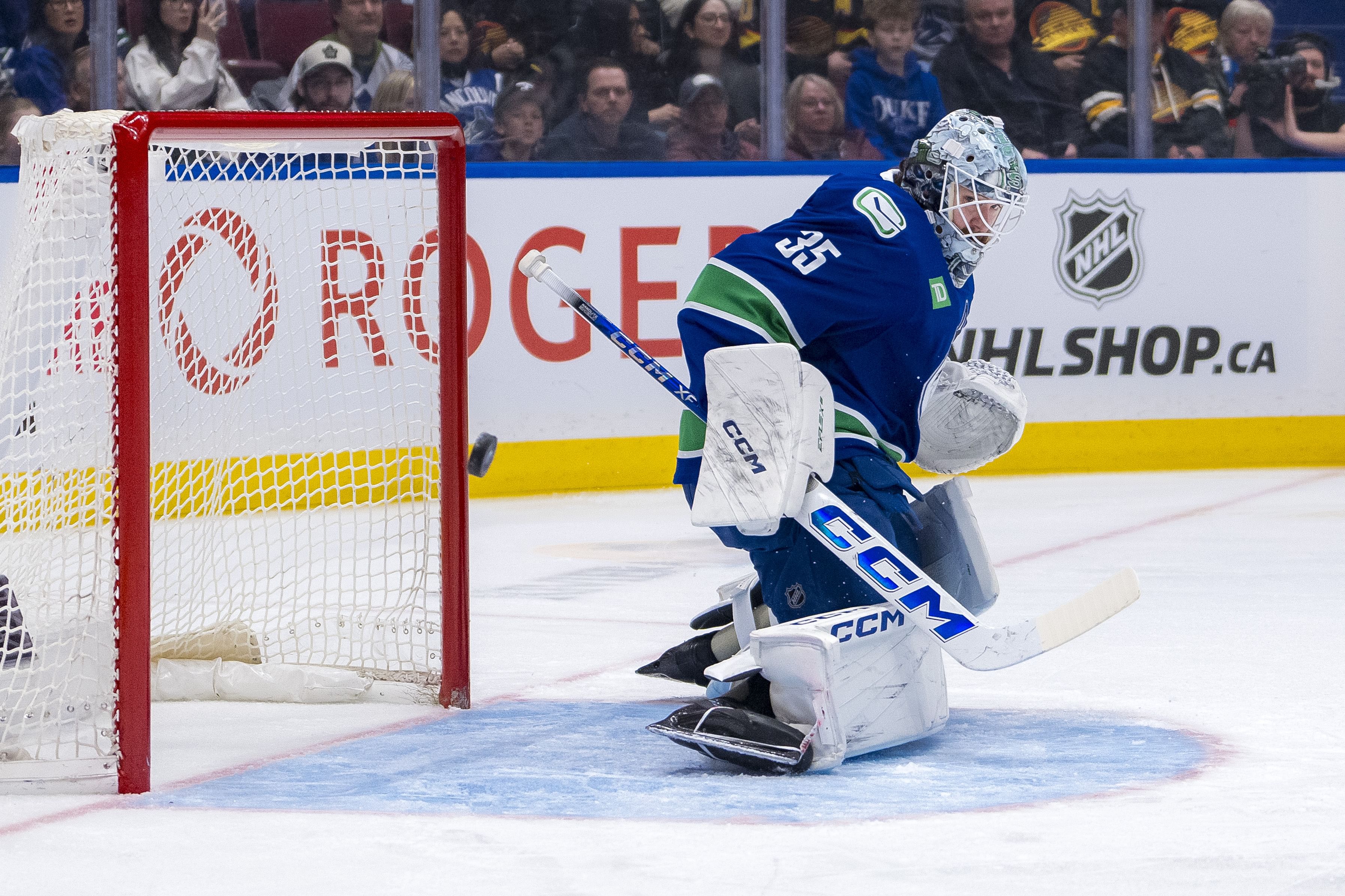 NHL: Toronto Maple Leafs at Vancouver Canucks - Source: Imagn