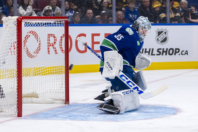 NHL insider believes $22,500,000 goalie puts "injured" Thatcher Demko's future with Vancouver Canucks in jeopardy