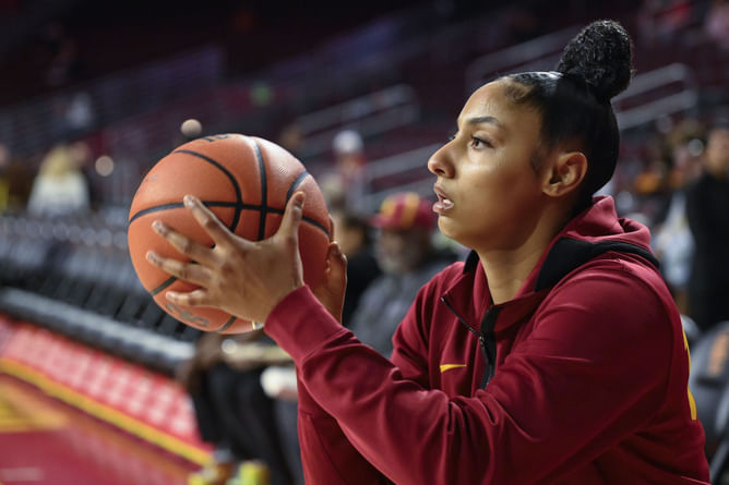 WATCH: JuJu Watkins signs autographs for fans after USC pulls off win over Ohio State