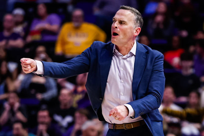 “The rest of the SEC is jumping in the air after hearing this news”: Fans react as LSU announce NIL plan for HC Matt McMahon