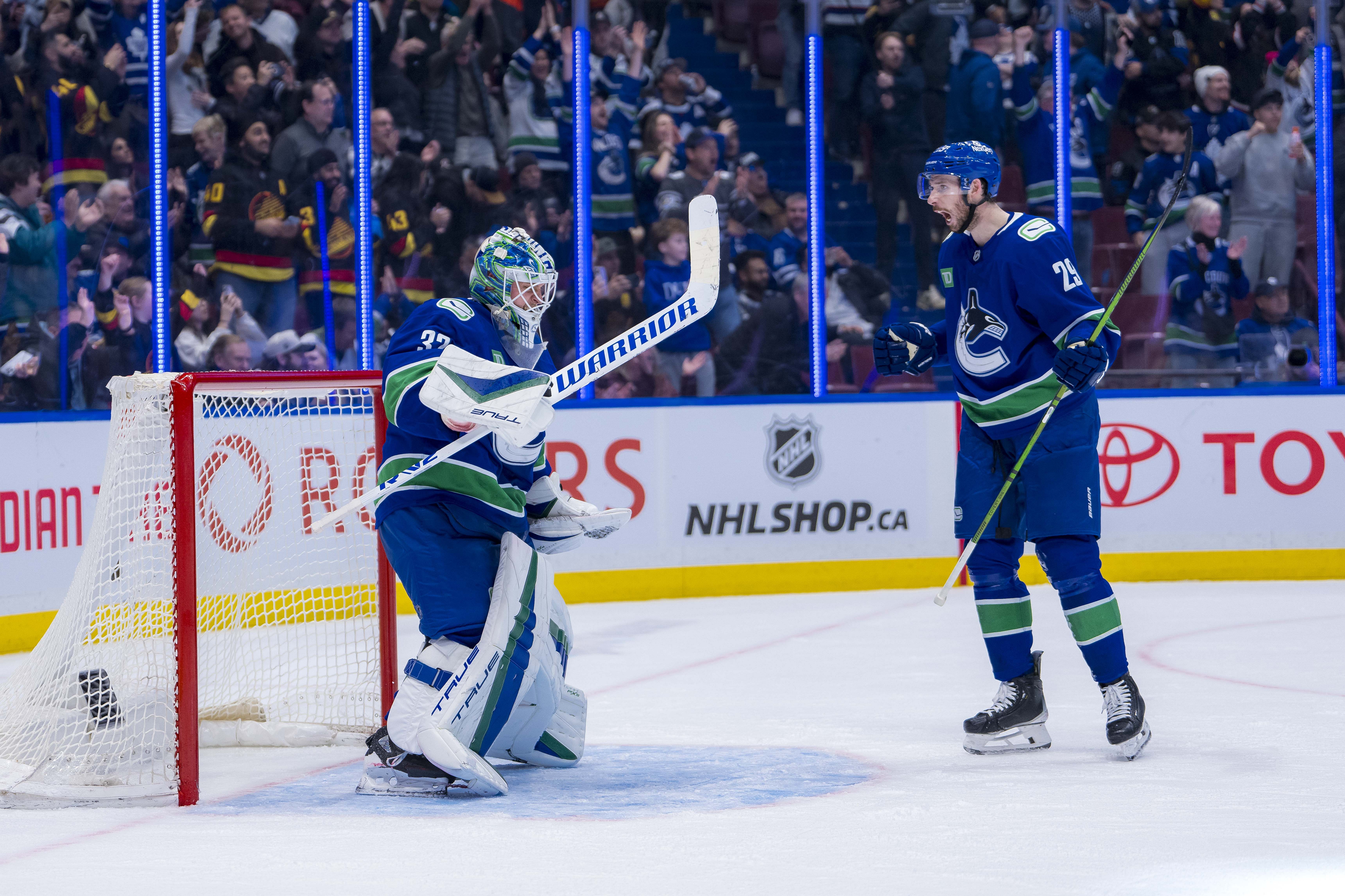 NHL: Toronto Maple Leafs at Vancouver Canucks - Source: Imagn