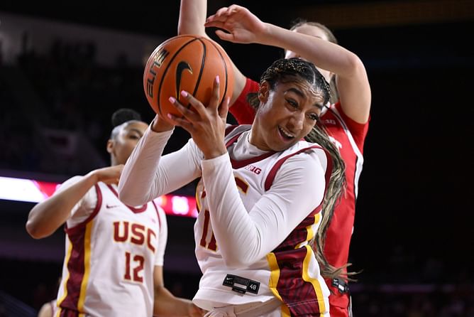 "We've only begun to see what she's capable of": USC HC thinks JuJu Watkins' teammate Kennedy Smith also deserves national attention