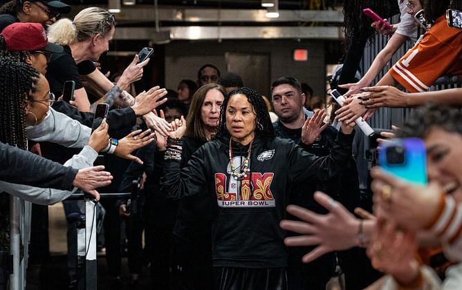 Valentine's Day reactions: Dawn Staley takes to social media to send a special message to South Carolina Gamecocks and fans