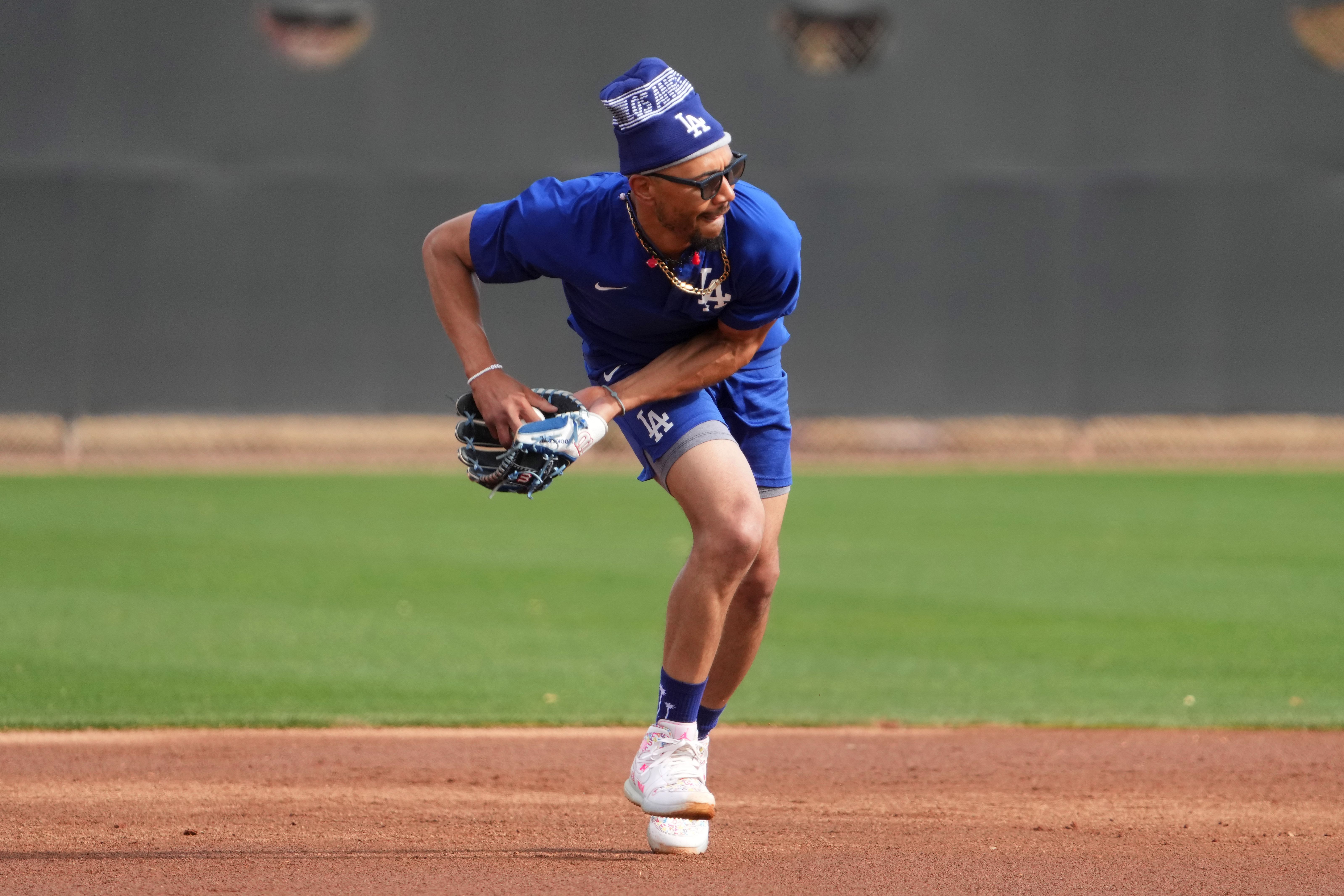 Mookie Betts is preapring to play shortstop for the Dodgers once again (Image Source: IMAGN)