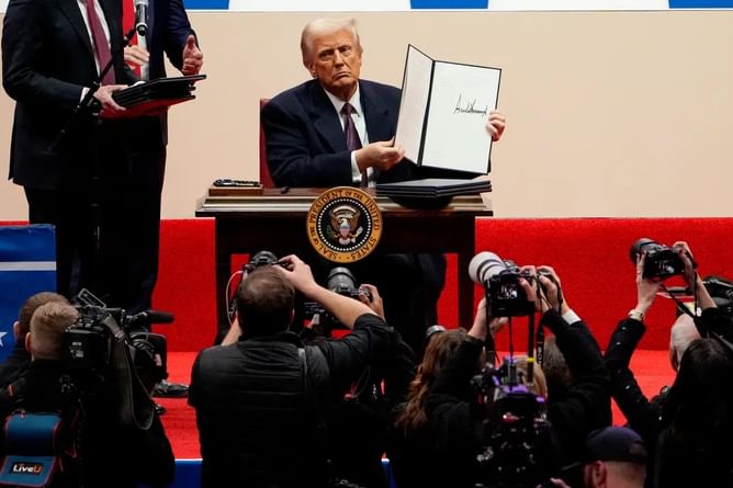 Who is singing the national anthem at the Daytona 500 in President Donald Trump’s presence? All you need to know