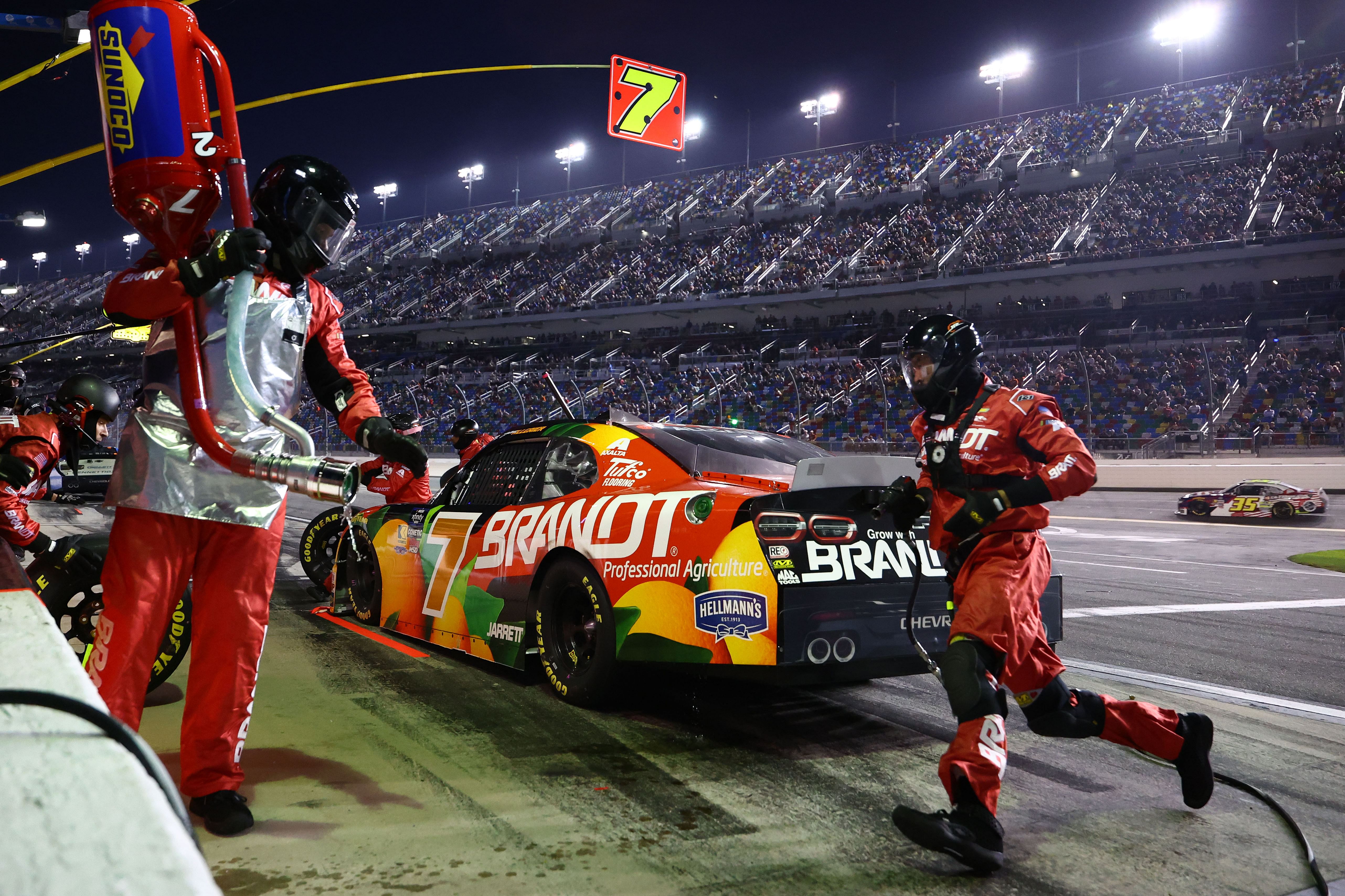 Justin Allgaier (7) makes a pit stop during the United Rentals 300 at Daytona International Speedway - Source: Imagn