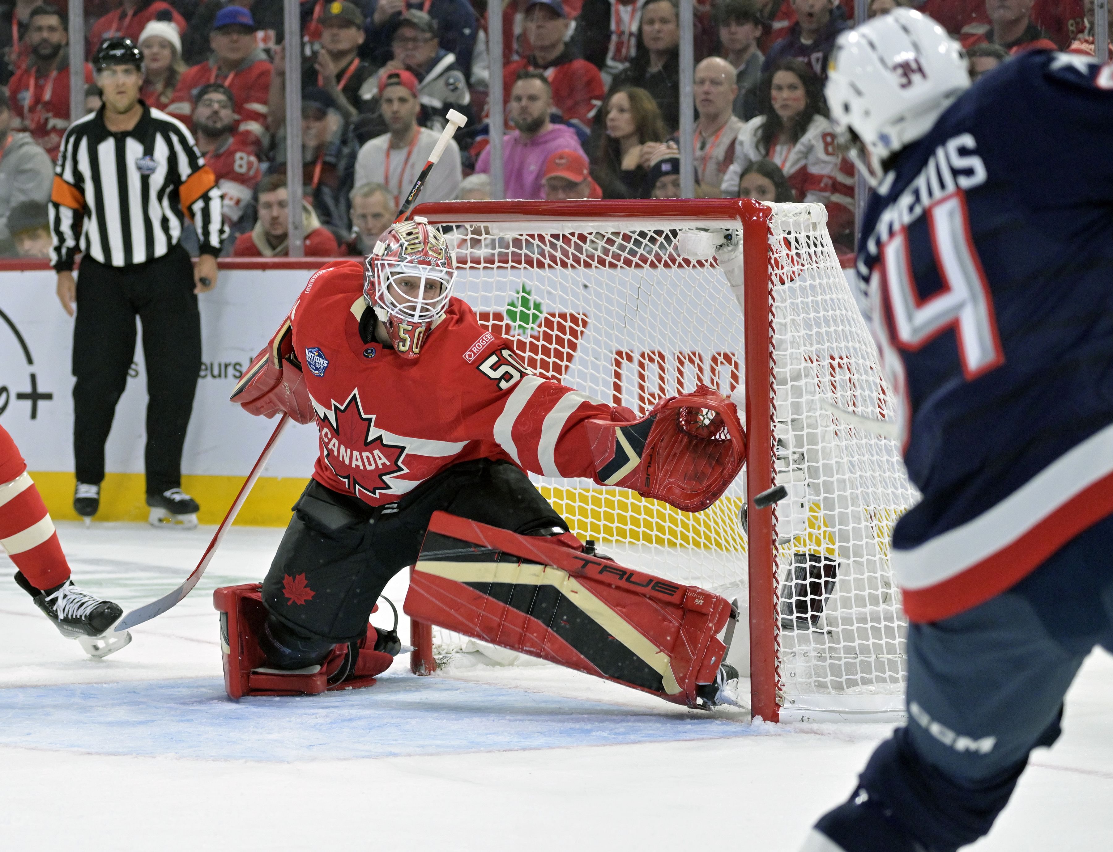 Jordan Binnington has had success in TD Garden (Imagn)