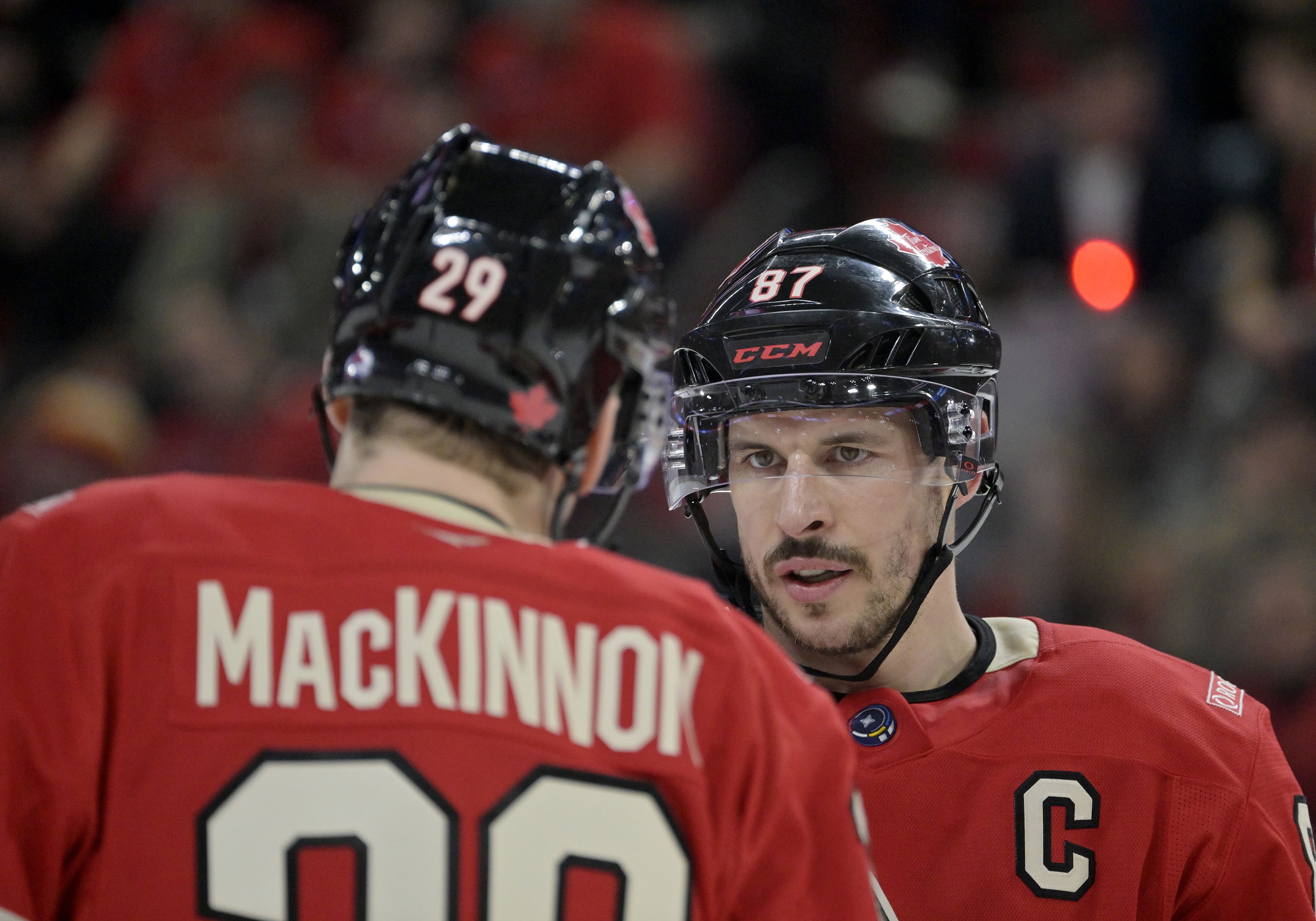 Sidney Crosby praised Nathan MacKinnon (Imagn)