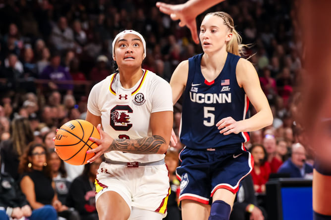 Te-Hina Paopao urges South Carolina to learn from "embarrassing" UConn loss, take defensive matchups personally