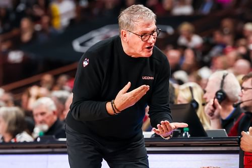 UConn Huskies head coach Geno Auriemma directs his team against the South Carolina Gamecocks in the first half at Colonial Life Arena. (Credits: IMAGN)