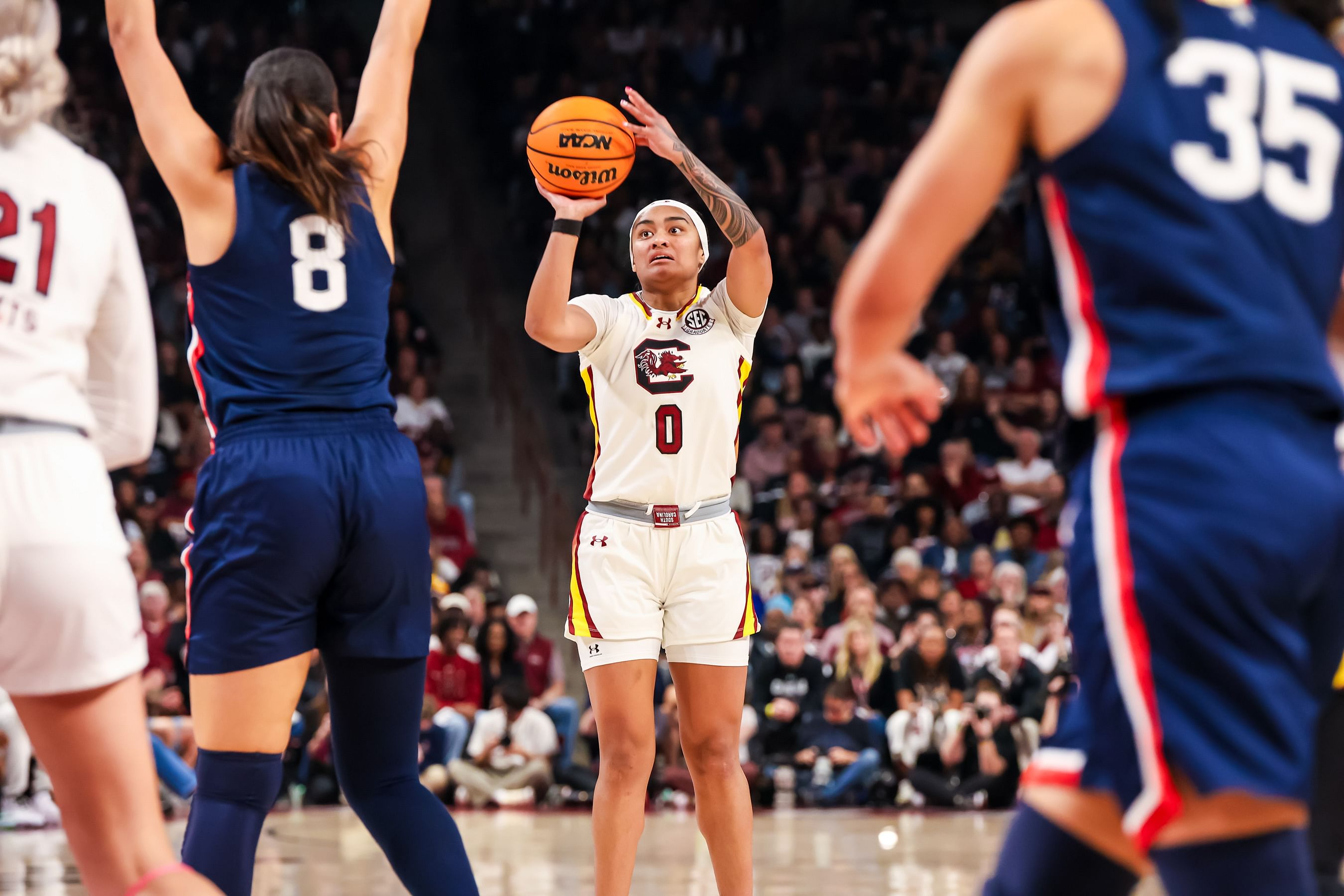 South Carolina Gamecocks guard Te-Hina Paopao (#0) shoots against the UConn Huskies in the first half at Colonial Life Arena. Photo: Imagn