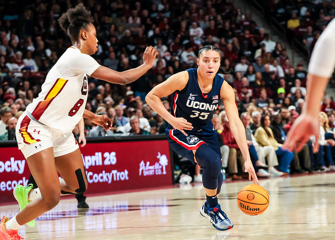 “The people’s princess is back”: College hoops fans adore Azzi Fudd’s snaps from UConn’s win vs South Carolina
