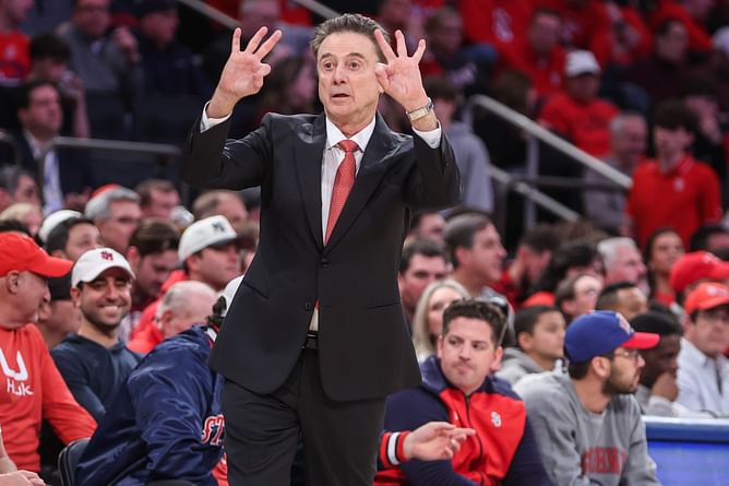 “His money guy and best friend”: College hoops fans react as Rick Pitino shakes hands with St. John’s $1.6 billion worth alum