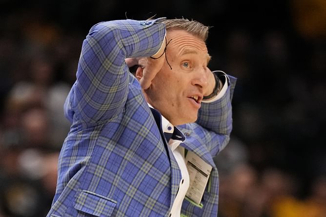 "Just in the wrong place at the wrong time": Fans react to Nate Oats' burst of anger as Alabama HC smashes clipboard during Missouri game