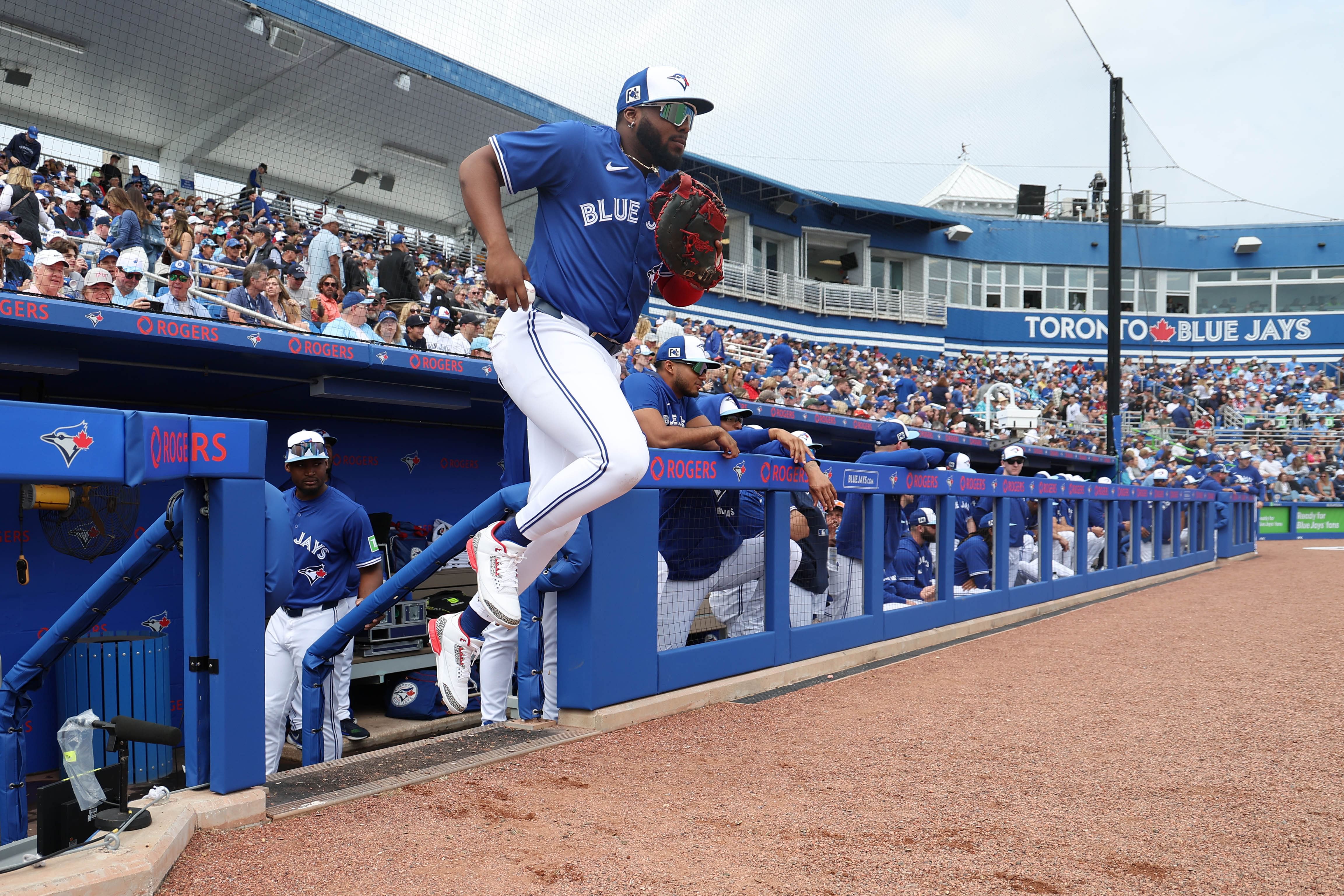 Vladimir Guerrero Jr. is willing to sign anywhere (Imagn)