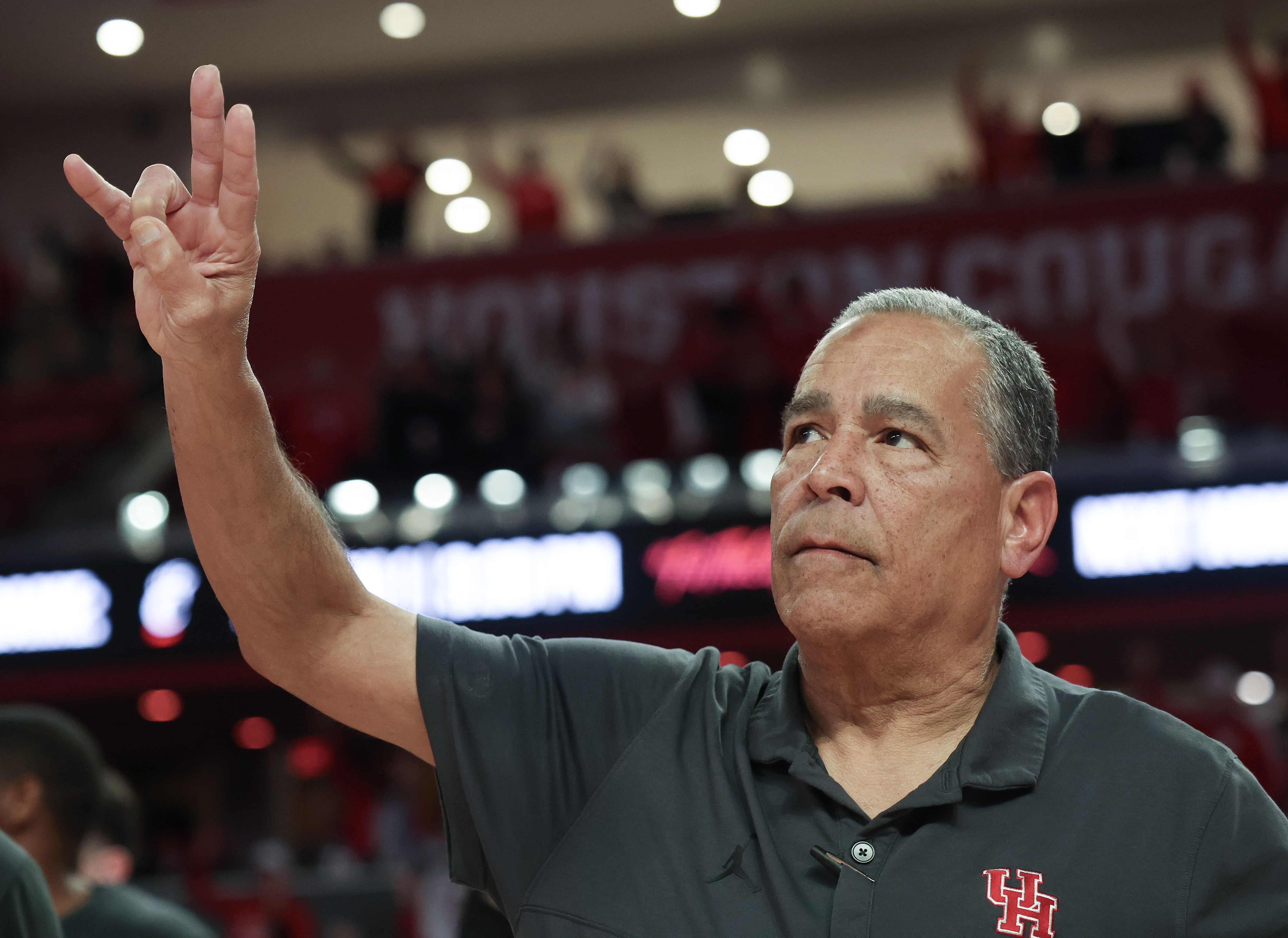 Houston and Kelvin Sampson have the nation&#039;s longest AP Top 25 streak at 102 weeks. (Photo Credit: IMAGN)