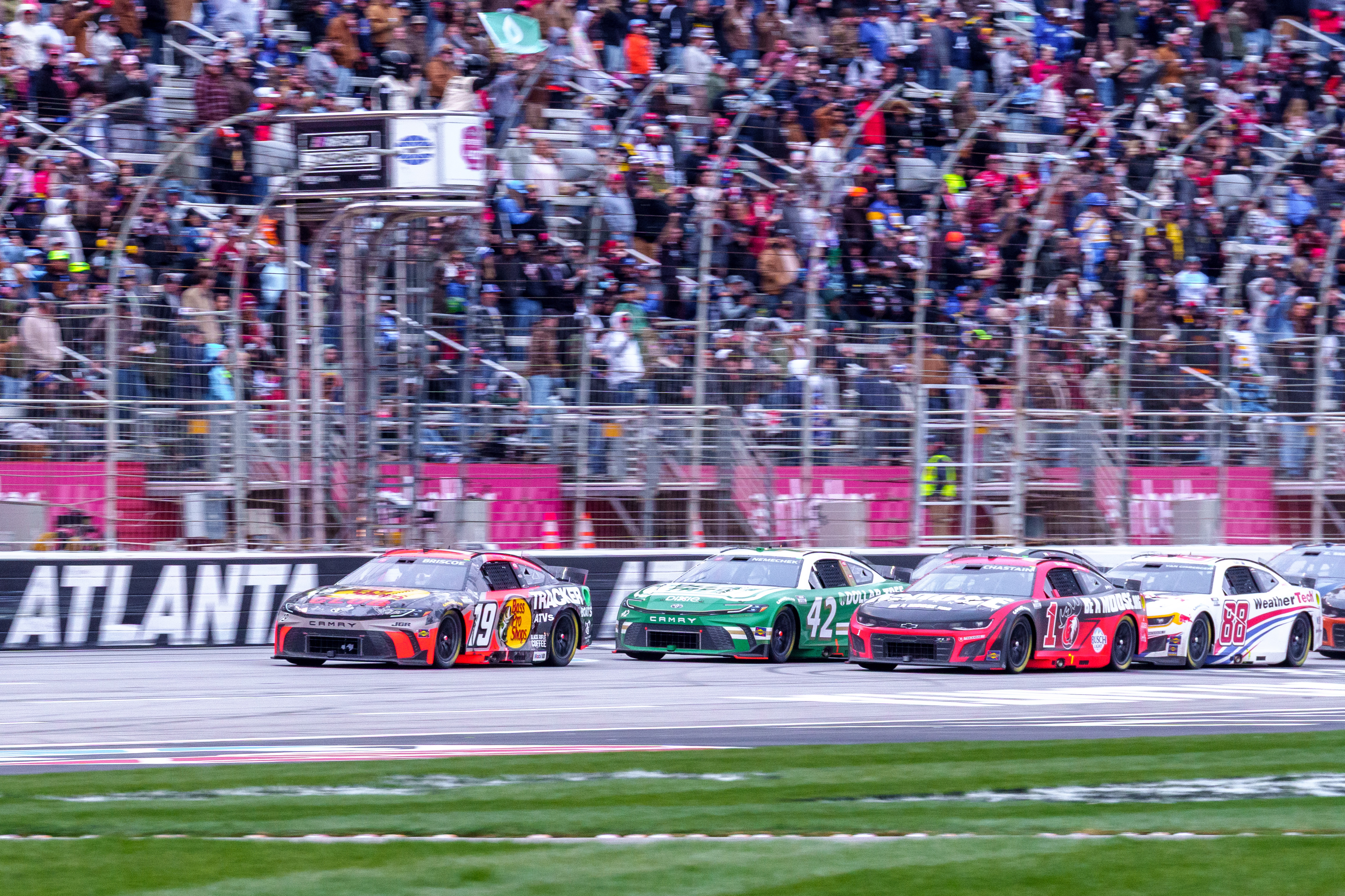 What is a NASCAR Drafting Track? All You Need to Know