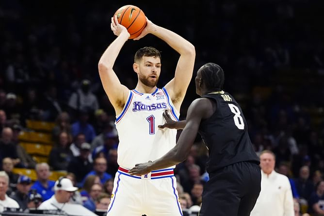 Hunter Dickinson Stats Tonight: How did the Kansas star fare vs Colorado? (Feb. 24)
