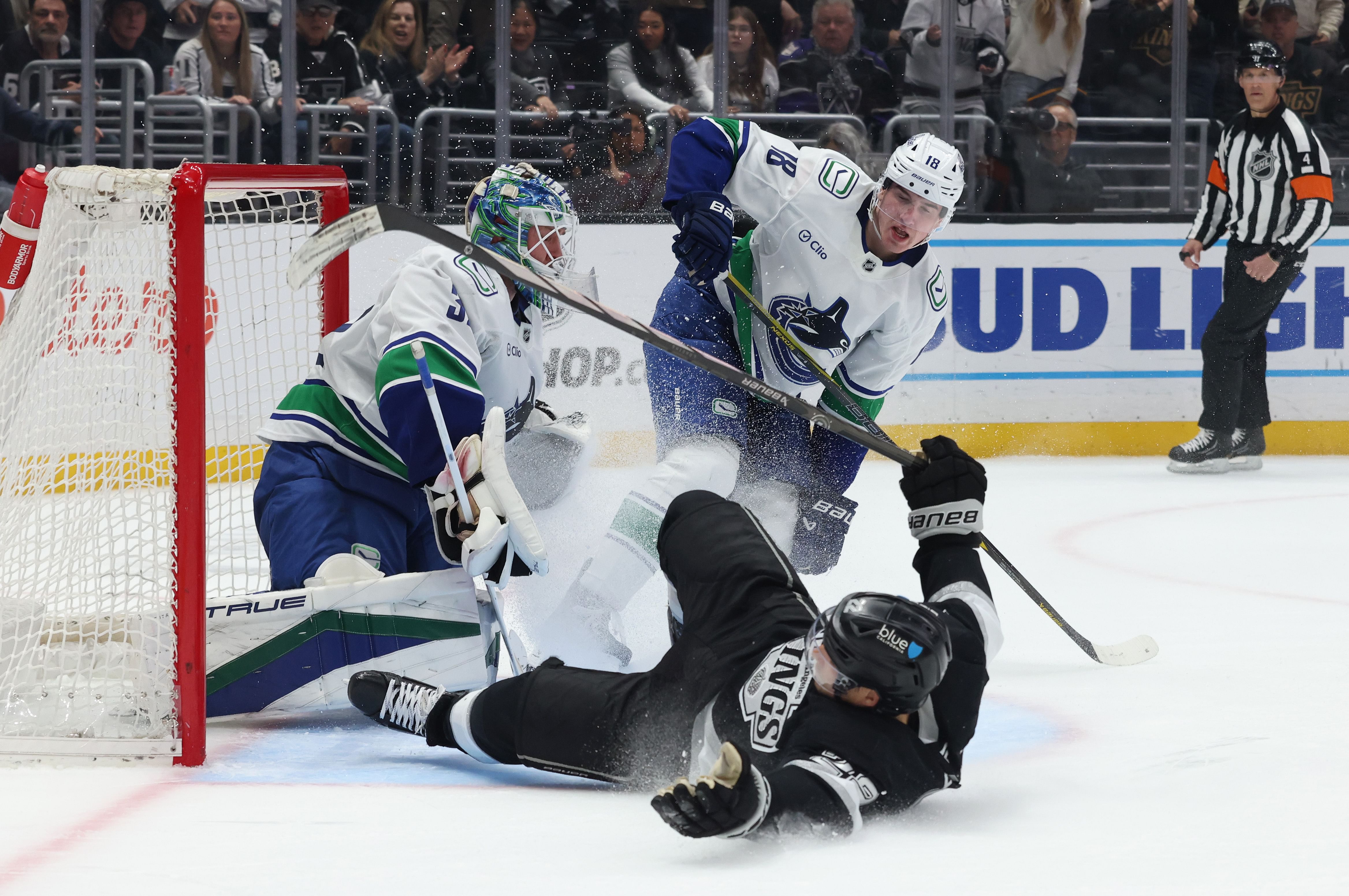 NHL: Vancouver Canucks at Los Angeles Kings - Source: Imagn