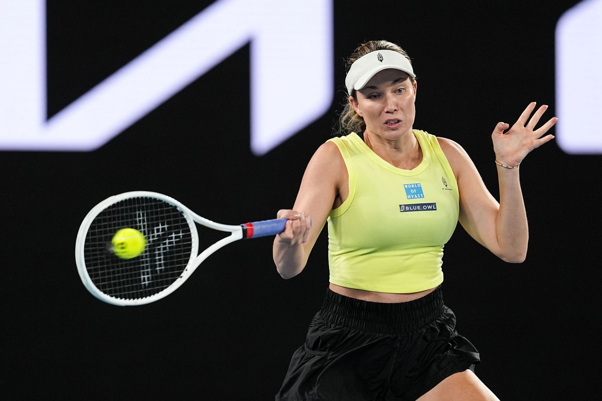 Danielle Collins hits a forehand at Australian Open 2025 (Source: Getty)